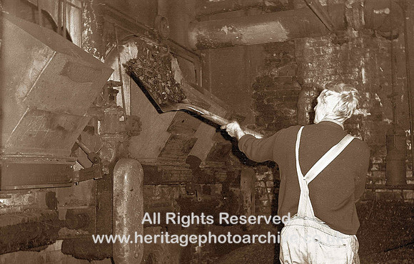 HRS 1888 Radcliffe, fire-beeting at a bleach works 1970s