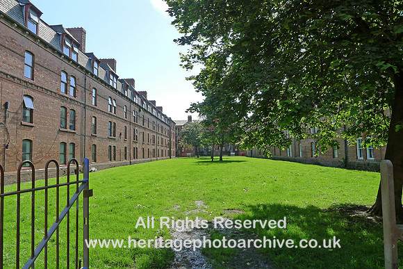 HRS 2386 Barrow, Steamer St tenements grass