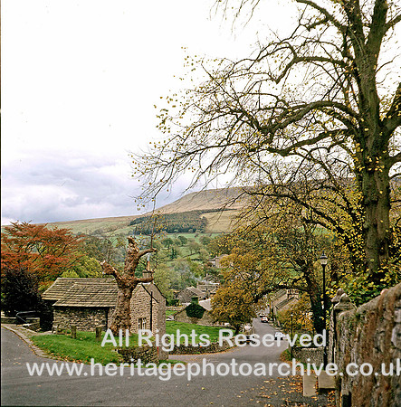 HRS 1624 Downham, Pendle big end and village 1980s