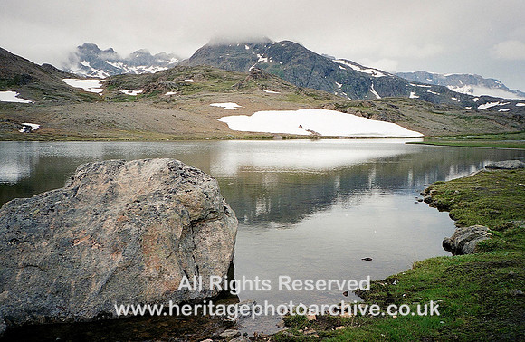 HRS 2452 East Greenland, glacial lake with moraines