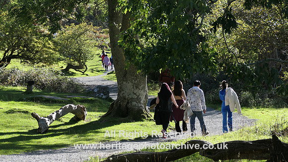 HRS 11316 Aber, tourists walking to Falls 2022