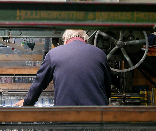 HRS 11376 Trefriw Woollen Mills, weaving L7770239