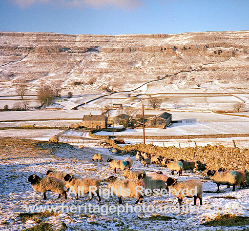 HRS 2652 Ingleton, Twisleton Scar in the snow 1980s