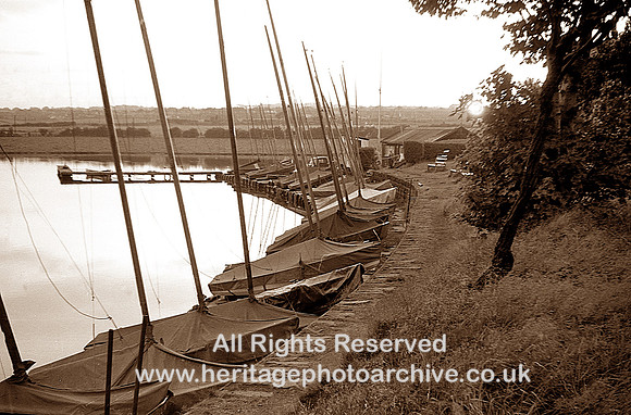 HRS 2804 MBBC Elton boating club 1970s
