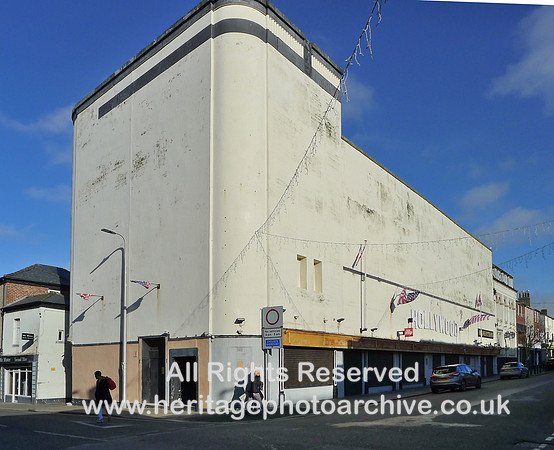 HRS 11425 Barrow-in-Furness, Holywood Night Club L1220227