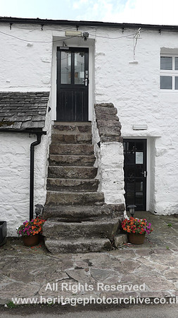 HRS 11499 Eskdale, Boot village steps