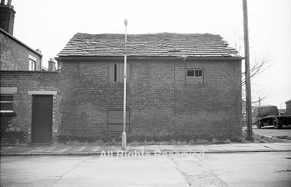 HRS 3111 Radcliffe, New Inn brewhouse 1970