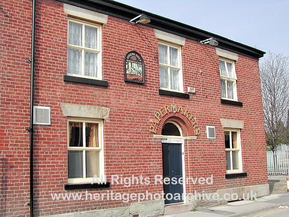 HRS 3113 Radcliffe, Papermaker's Arms 2005