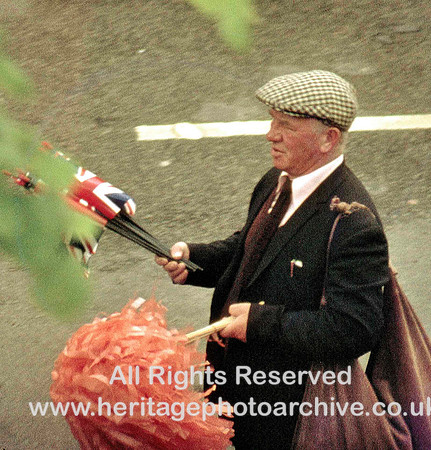 HRS 3130 Radcliffe Carnival, bunting seller 1970s