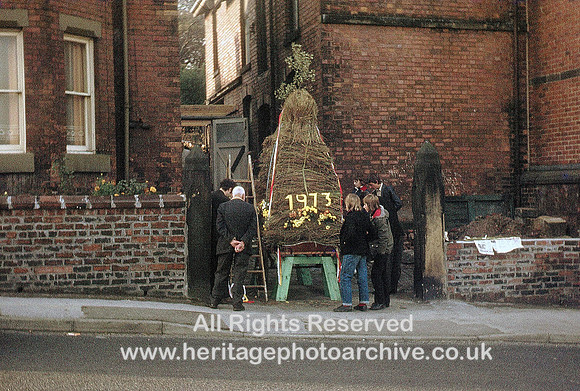 HRS 3189 Radcliffe, Rushcart lbeing preprared Tom Tweddles Stand lane 1973