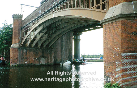 HRS 3778 Manchester, Castlefield, cast iron bridges 1995