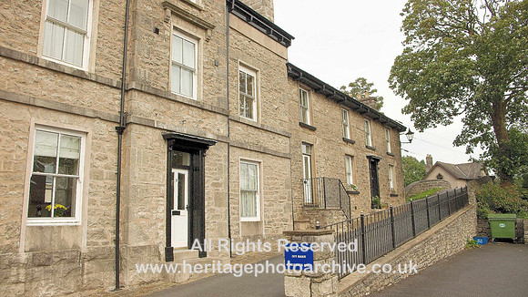 HRS 3790 Lancaster Canal, Kendal  Houses adjacent to bridge 186