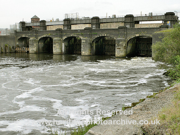 HRS 3818 Manchester Ship Canal, Irlam Locks sluice gates