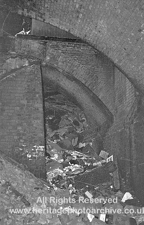 HRS 3848 Manchester, Salford Junction Canal, Over-arching 1970s