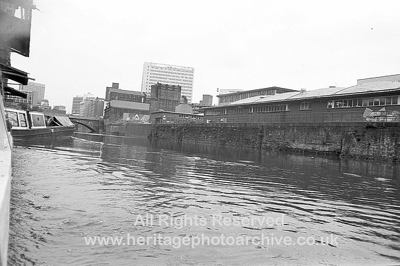 HRS 3913 Manchester, Irwell approaching Albert Bridge from downstream 1970s