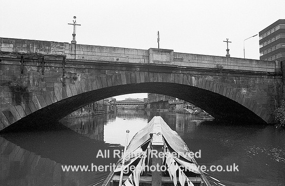 HRS 3914 Manchester, Irwell, Albert bridge 1980