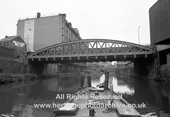 HRS 3922 Irwell in centre of Manchester, Quay Street  bridge 1980