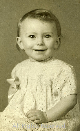HRS 5205 Child portrait, Halliwells 1946
