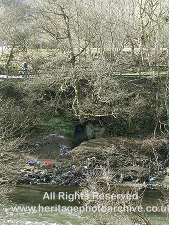HRS 3314 Wet Earth tunnel on west side of Irwell 2005