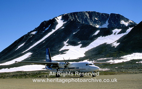 HRS 3406 East Greenland, Aircraft on runway 1996