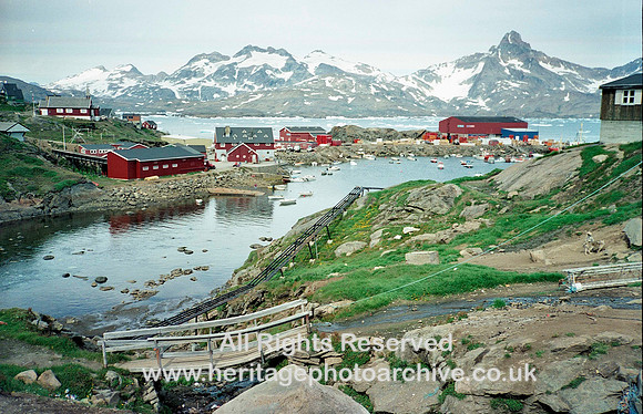 HRS 3409 East Greenland,  harbour and footbridge Kulusuk