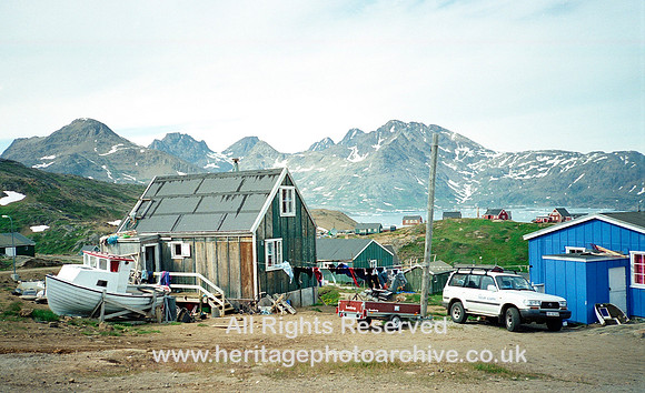 HRS 3412 East Greenland  house and boat Kulusuk