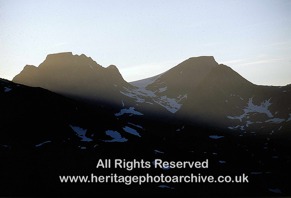 HRS 3420 East Greenland, Light casting shadow on mountains