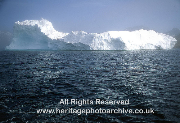 HRS 3428 East Greenland, Iceberg in bay