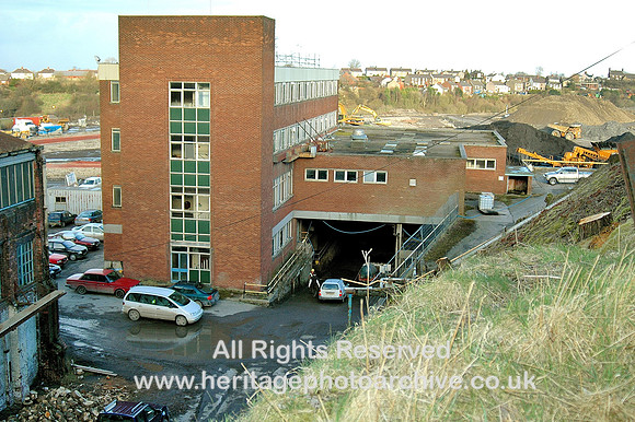 HRS 3495 Brymbo Steel Works, Tunnel entrance March 2005