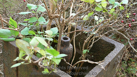 HRS 3525 Pilsworth Bridge, gas bracket for light  21 Nov 2006