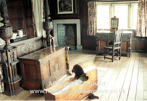 HRS 3675 Astley Hall, bedroom and cradle