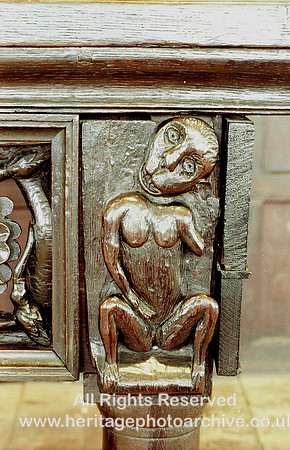 HRS 3677 Astley Hall, Carving of grotesque figure