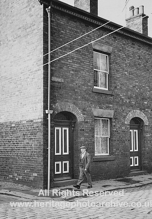 HRS 3680 Summerseat, terraced houses Beech Street 1975
