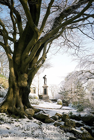 HRS 3687 Clitheroe War memorial in the snow