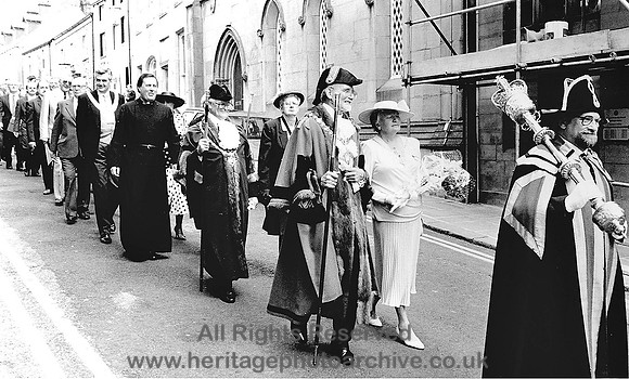 HRS 3688 Clitheroe, Mayor's procession 1990s