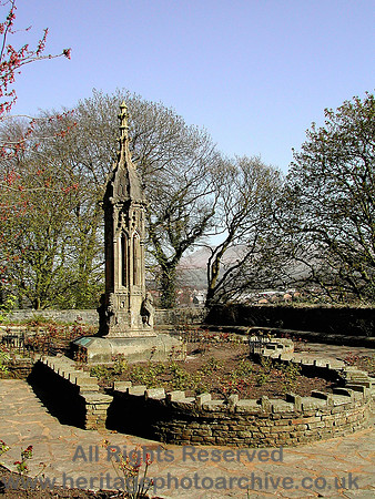 HRS 3697 Clitheroe, House of Commons structure in rose garden 2004