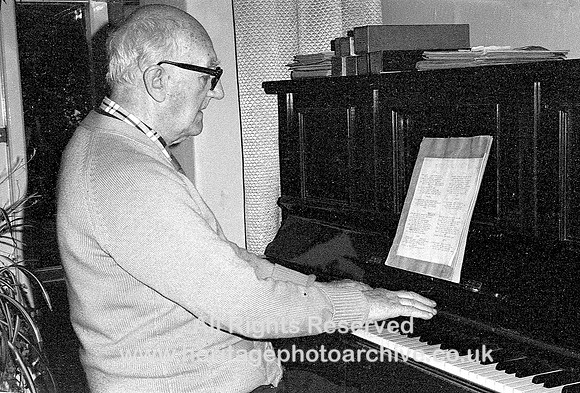 HRS 4013 Edward O'Neill 'Idiot Teacher' at home, Radcliffe 16 June 1971