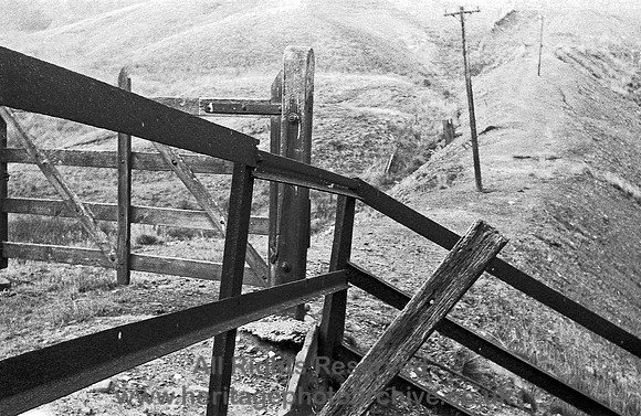 HRS 4068 Deerplay, L-shaped rails form fence nr old pit 1970s