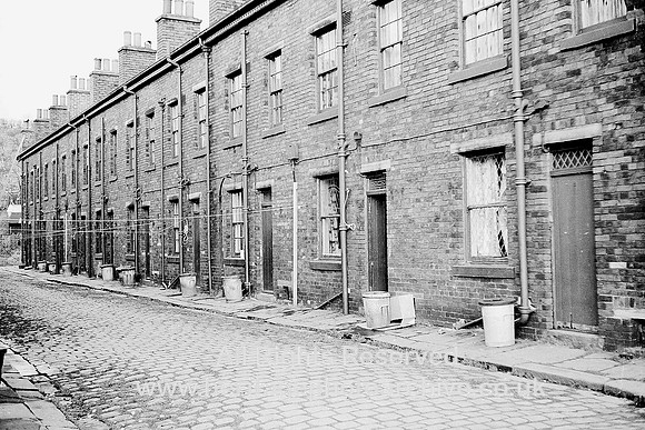 HRS 4146 Summerseat, terraced housing clothes lines 1970s
