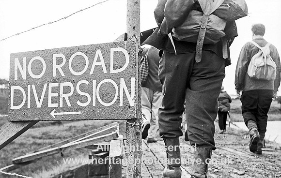 HRS 4151 BBC Radio Mc Ramble, no-road diversion sign