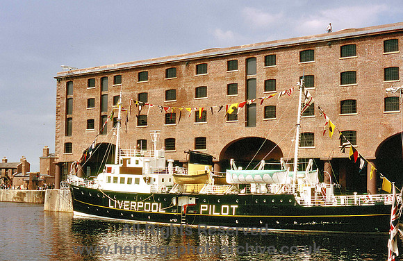 HRS 4164 Liverpool, Albert Dock Liverpool Pilot 1980s