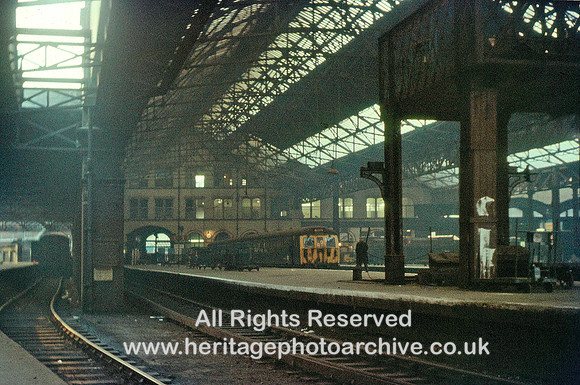 HRS 843 Manchester, Victoria Station 1973
