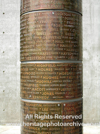 HRS 4200 Manchester, WW2 memorial to victims of Manchester Blitz 1940