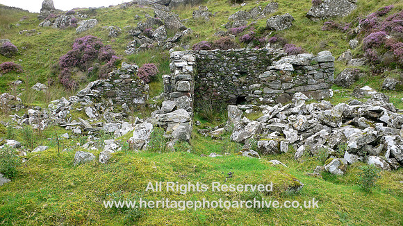HRS 4271 Crimea Pass slate quarries, a cwt or small hut 2008