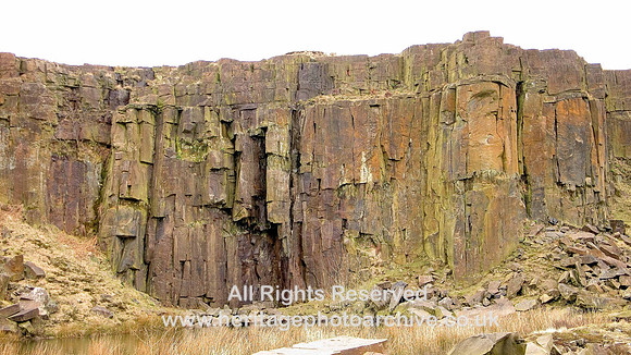 HRS 4307  Carboniferous, Millstone Grits, Troy Quarry, lonk-stone vertical sections