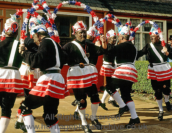 HRS 4510 Bacup Brittania Coconut Dancers Garland Dance 1980s