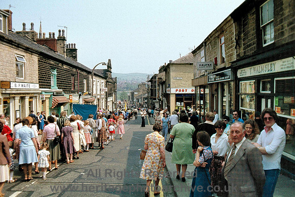 HRS 4530 Ramsbottom, Whit Walks, crowds