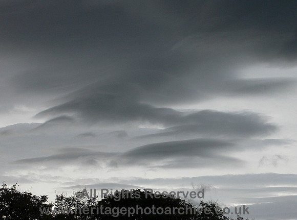 HRS 4592 Developing orographic cloud near Conwy 27 Oct 2007
