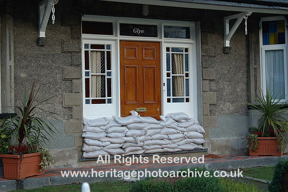 HRS 4607 Trefriw, sand bags 8 Jan 2005