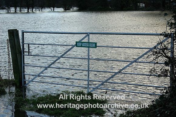 HRS 4608 Dolgarrog, Gate and flooded field 8 Jan 2005